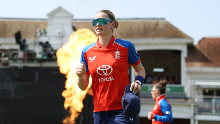 England bowl and hand debut to Corteen-Coleman; Harmanpreet rested – England Bowl First in T20I Opener: Corteen-Coleman Debuts as India Rests Harmanpreet